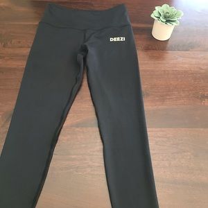 Black Yoga / Gym Leggings - Medium